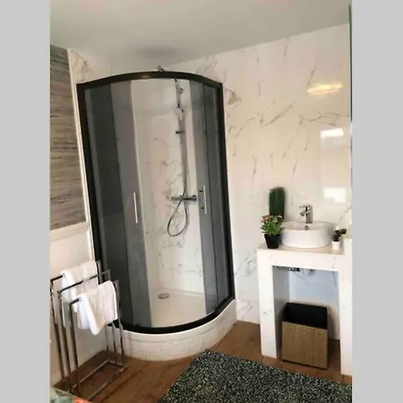 Fratellini 3 Bedroom Bright And Design * Saint-Ouen (Seine-Saint-Denis)